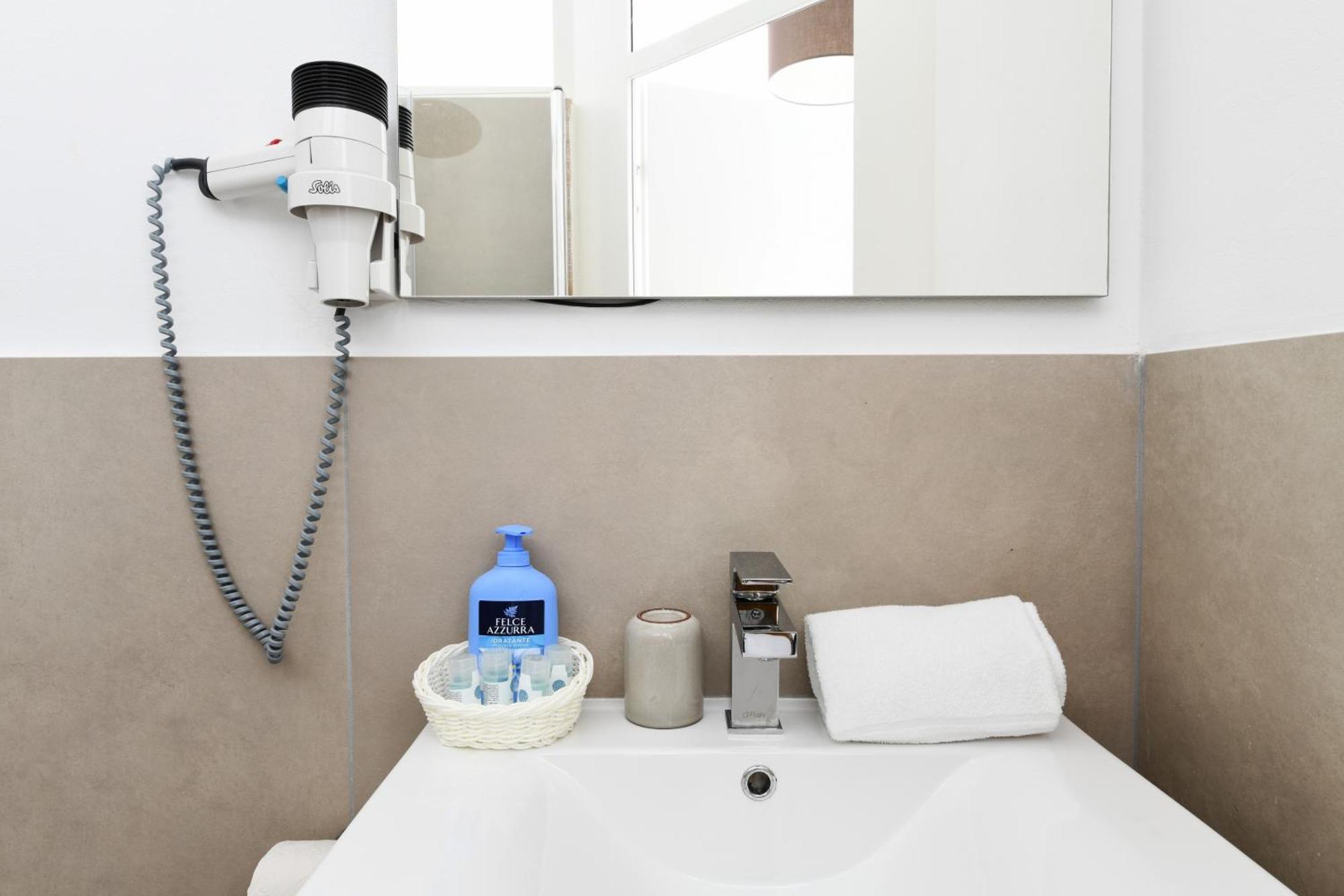 7Rooms - Self Check-In 24H Free Parking Losone Exterior foto